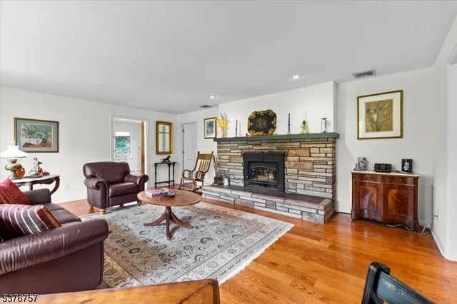 $825,000 | 209 Pleasant Hill Road, Flanders, NJ 07836