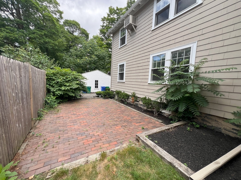 19 Maple Street, Unit 19 Newton, MA 02466 - Photo 18 of 30