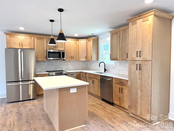 $389,900 | 2504 Lazy Oak Drive, Lancaster, SC 29720