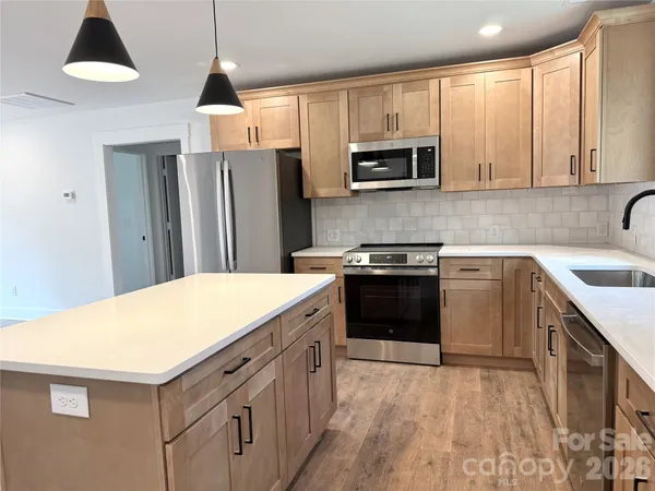 $389,900 | 2504 Lazy Oak Drive, Lancaster, SC 29720