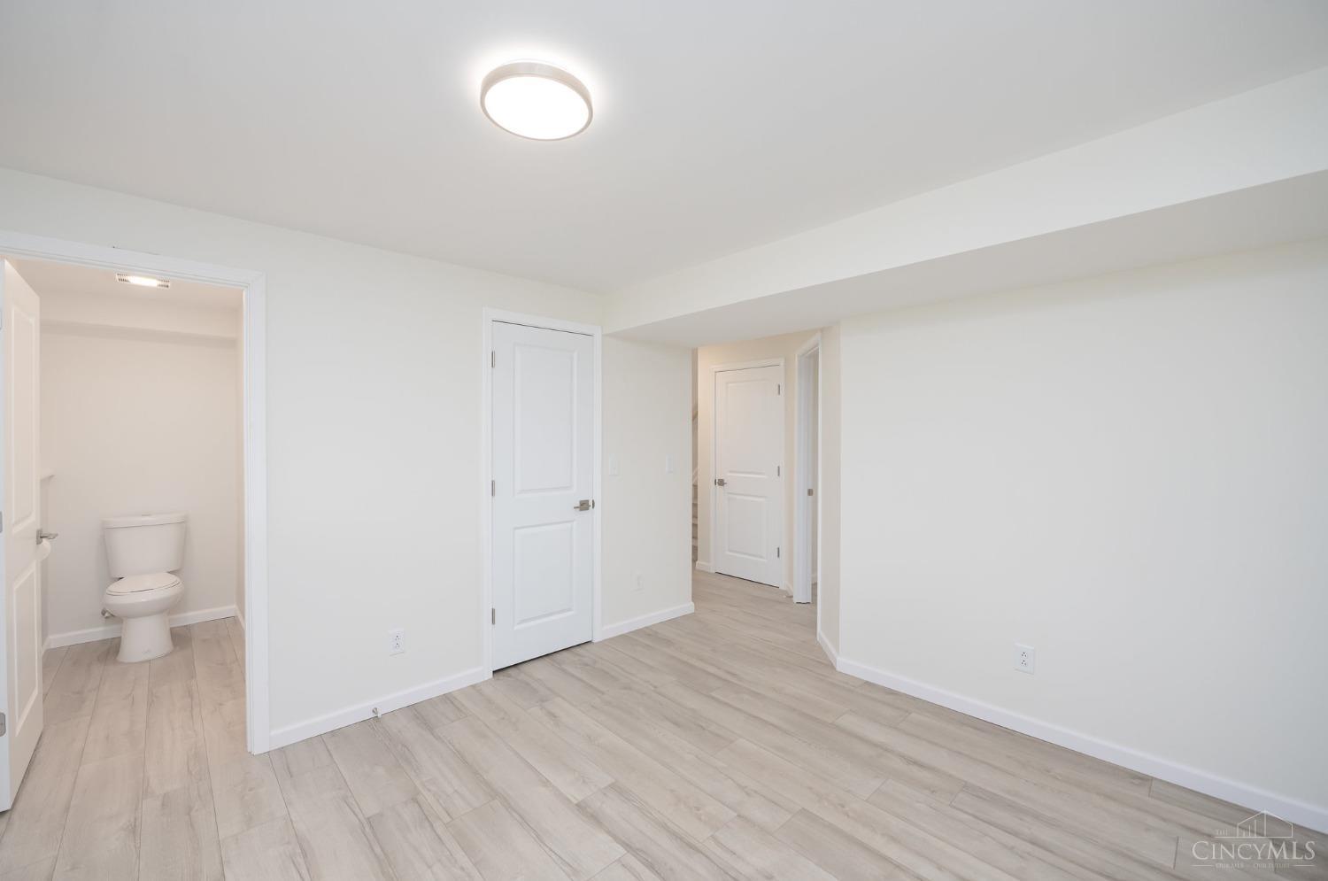 3264 Struble Road Cincinnati, OH 45251 - Photo 20 of 28 Gallery Image 20