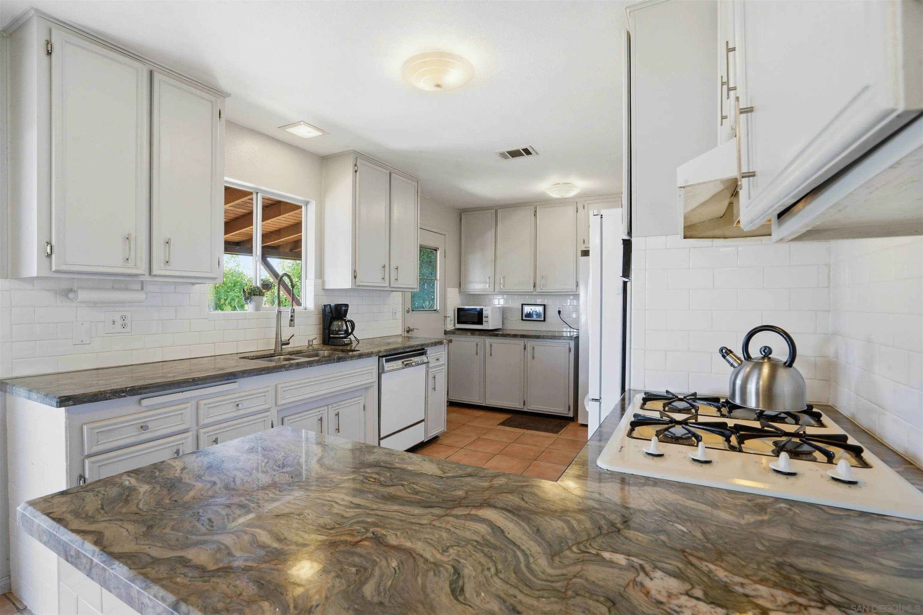 2384 Glenn Road Fallbrook, CA 92028 - Photo 3 of 30