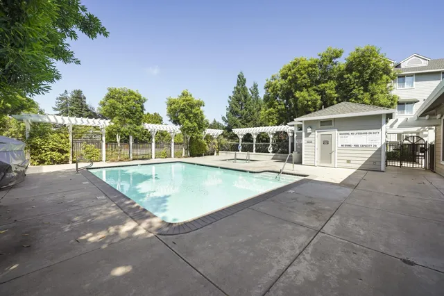 a view of entryway with a front door