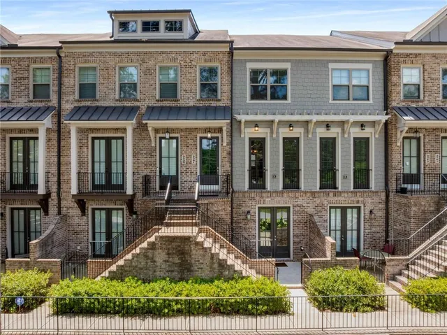 front view of house with a yard