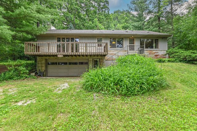 N7044 Oakwood Road, Whitewater, WI 53190