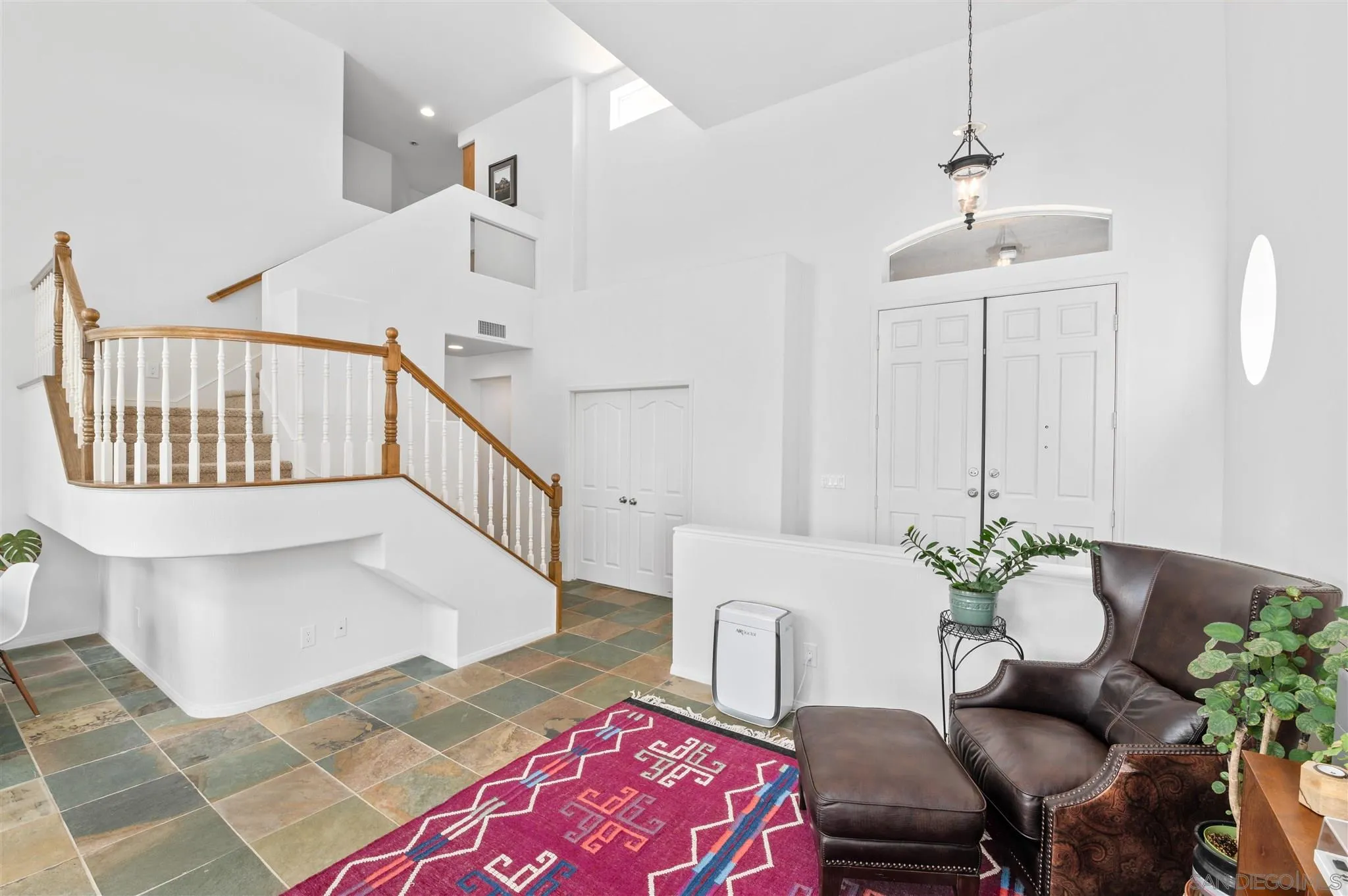 798 Windridge Circle San Marcos, CA 92078 - Photo 5 of 31 a living room with furniture
