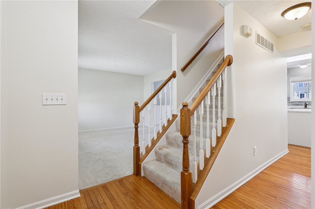165 Meadows Drive Springboro, OH 45066 - Photo 8 of 58