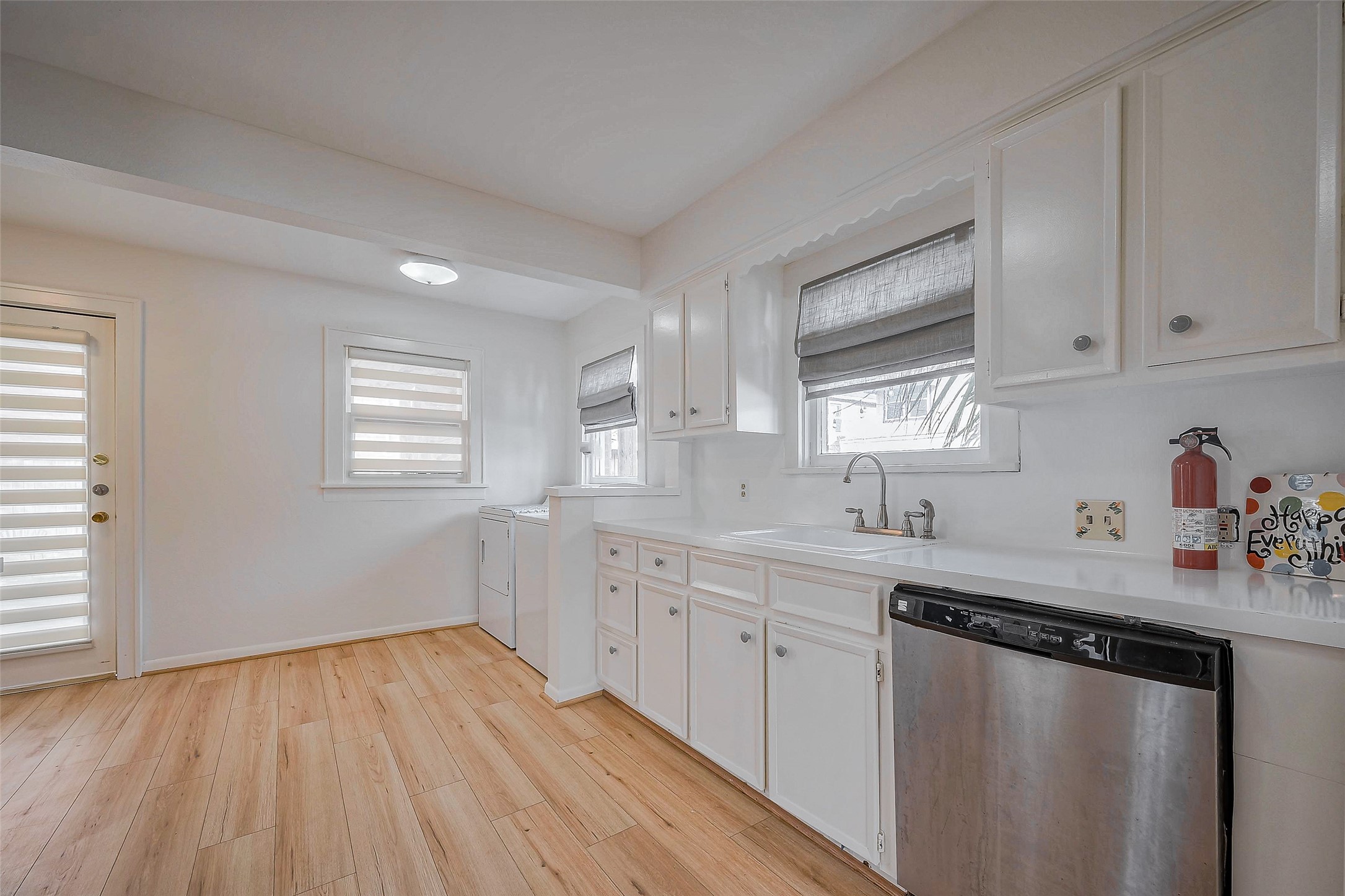 1614 Ridgewood Street Houston, TX 77006 - Photo 11 of 24