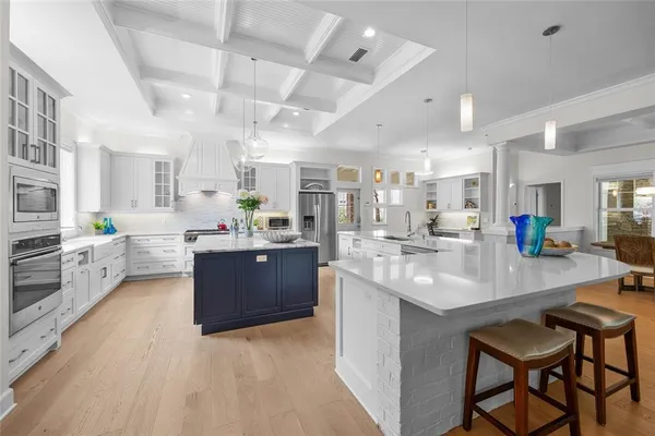 $2,238,000 | 7106 Northwest 18th Avenue, Gainesville, FL 32605