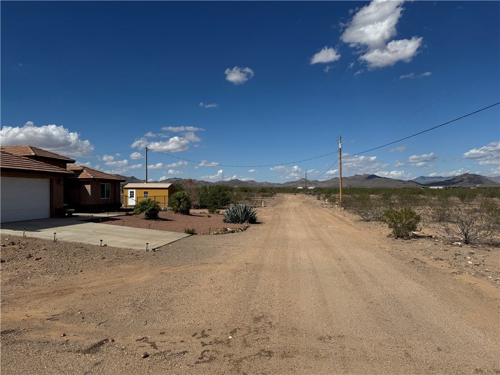 4484 Drake Road Golden Valley, AZ 86413 - Photo 3 of 3 Community