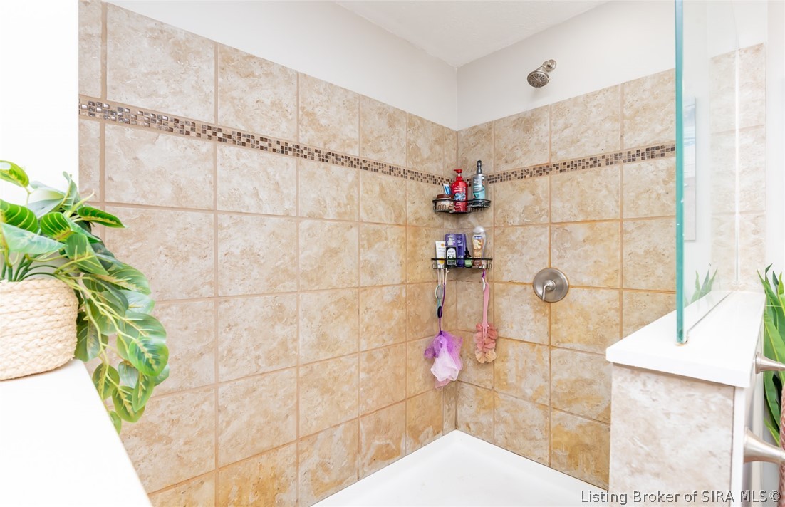 4690 Tunnel Mill Road Charlestown, IN 47111 - Photo 22 of 28