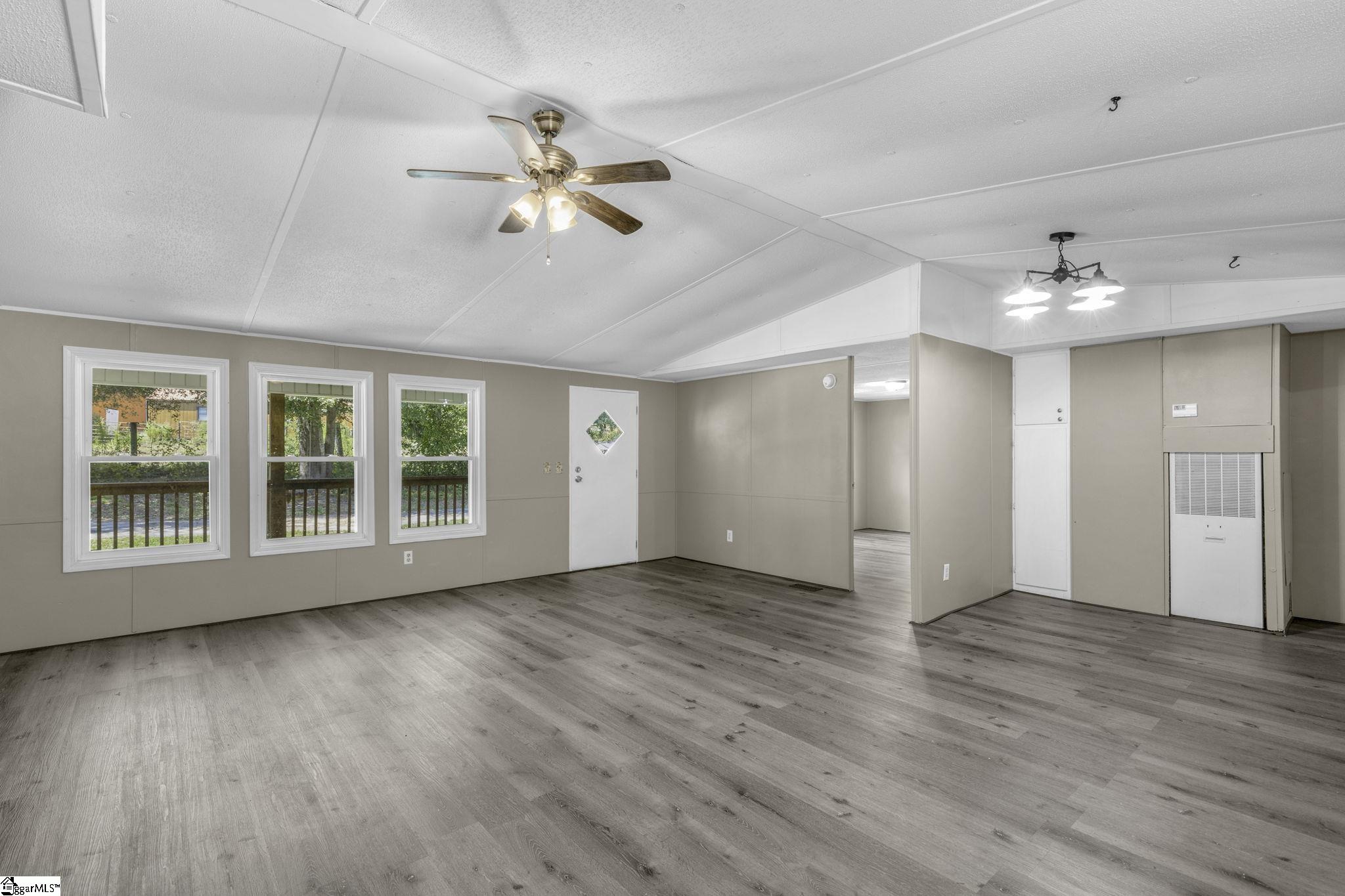 352 Riggins Road Pickens, SC 29671 - Photo 13 of 36