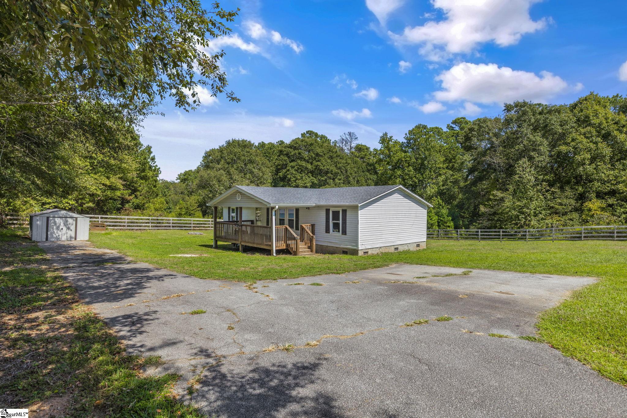 352 Riggins Road Pickens, SC 29671 - Photo 4 of 36