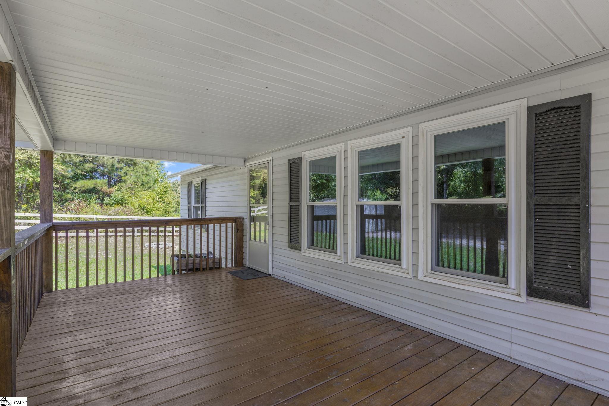 352 Riggins Road Pickens, SC 29671 - Photo 5 of 36