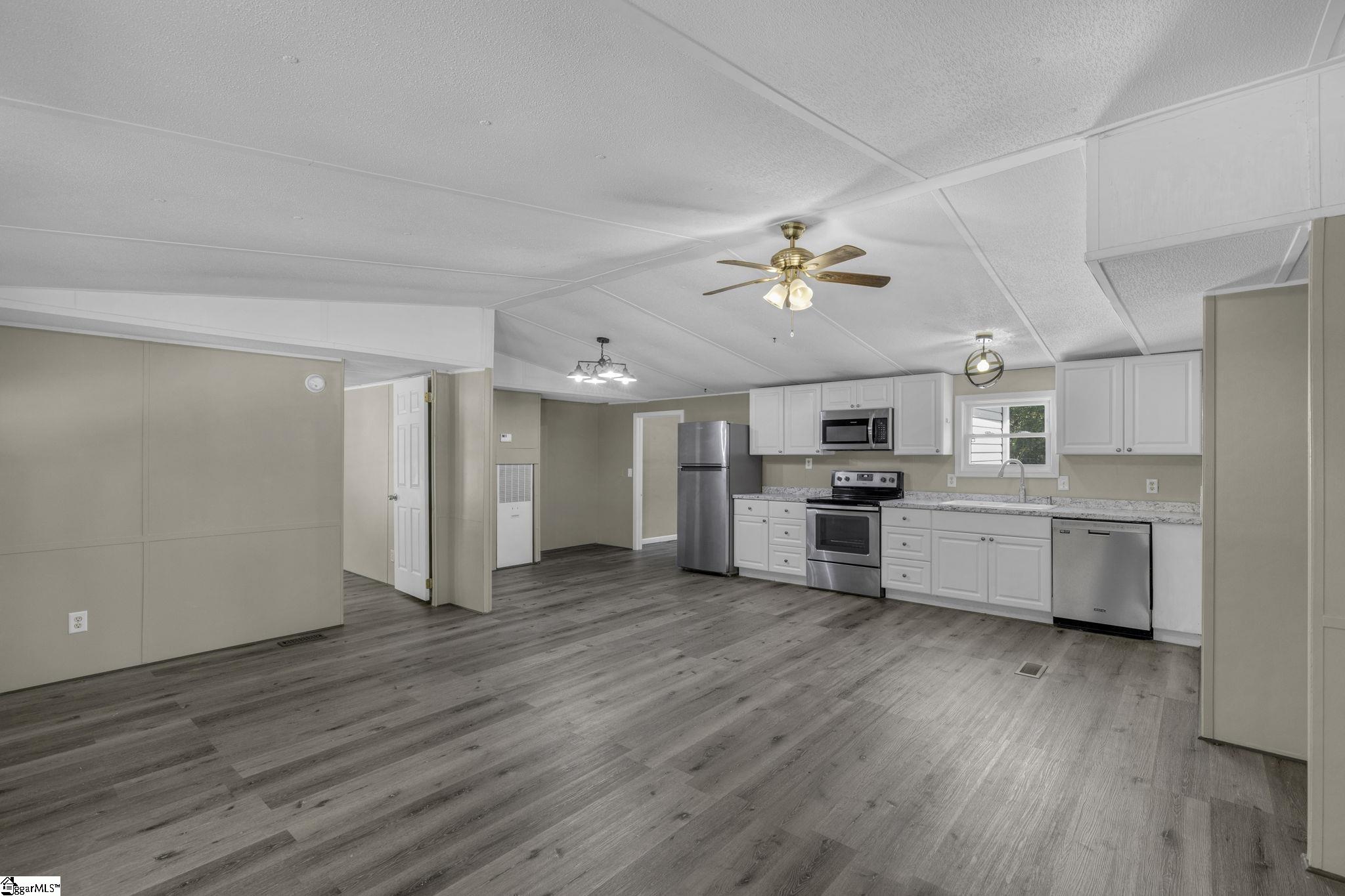 352 Riggins Road Pickens, SC 29671 - Photo 7 of 36