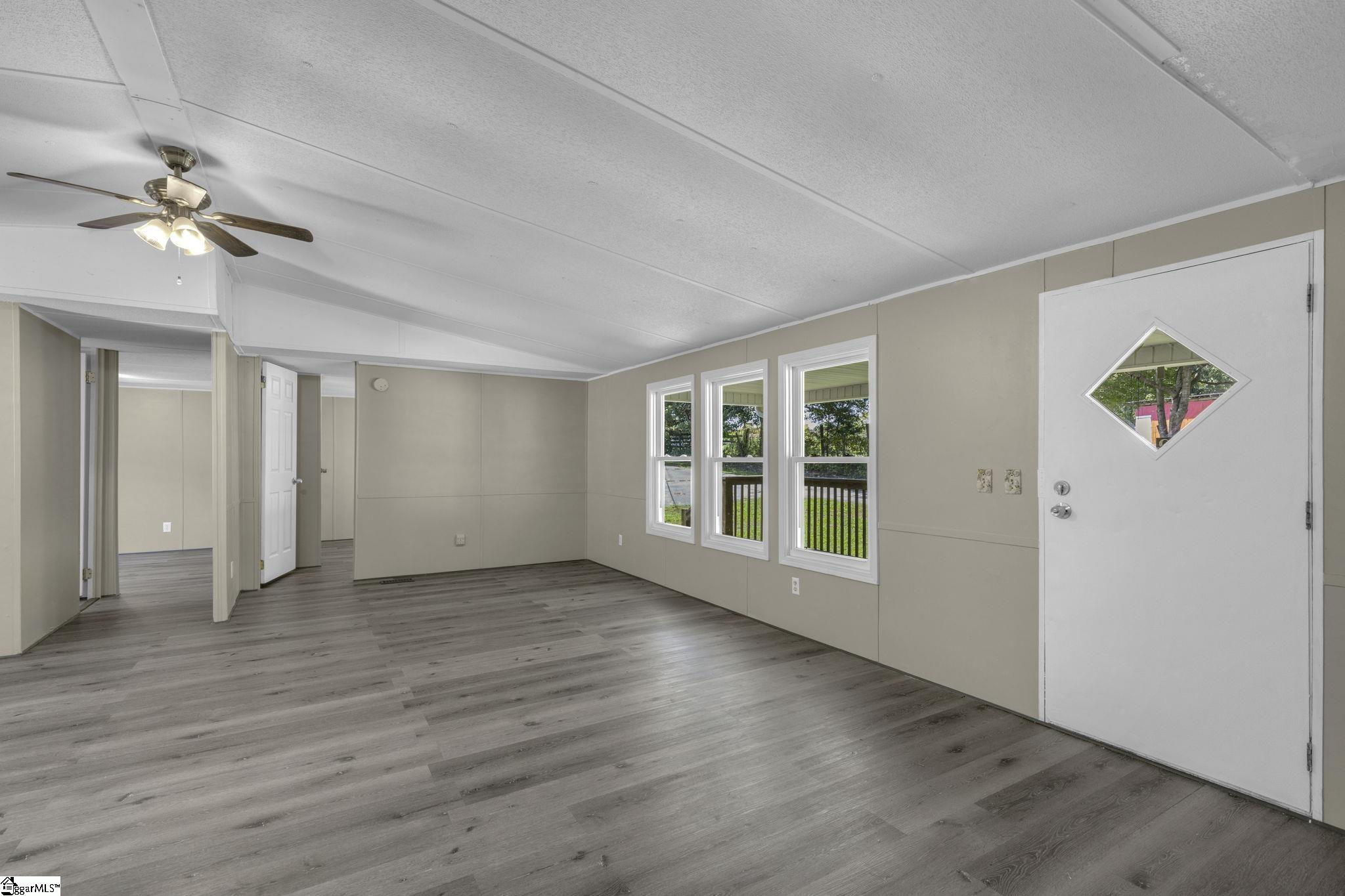 352 Riggins Road Pickens, SC 29671 - Photo 8 of 36