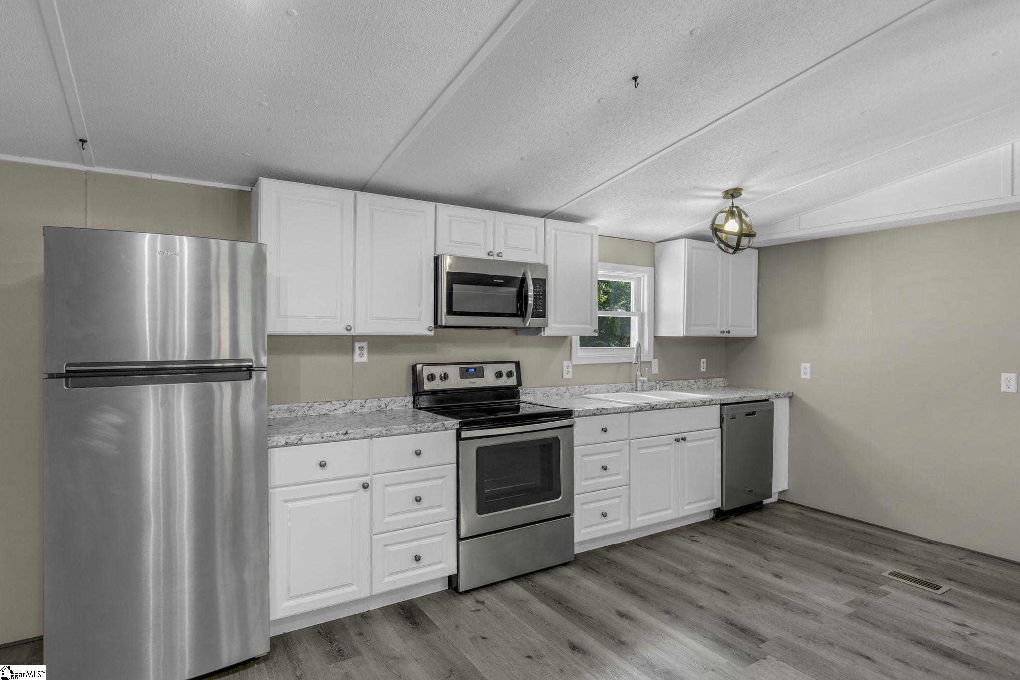 352 Riggins Road Pickens, SC 29671 - Photo 9 of 36