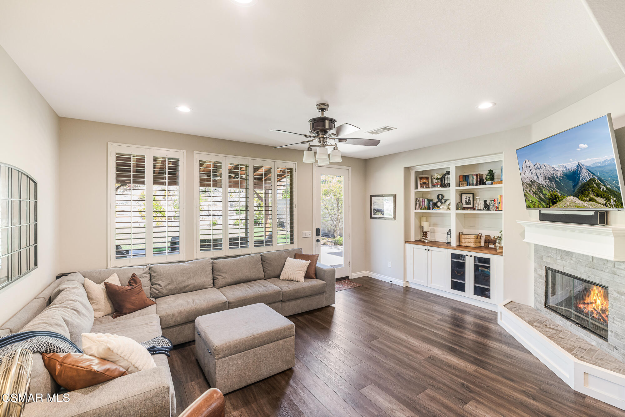 14819 Blue Ridge Court Moorpark, CA 93021 - Photo 14 of 49 14919 Blue Ridge Ct-VinceDingmanMedia-16