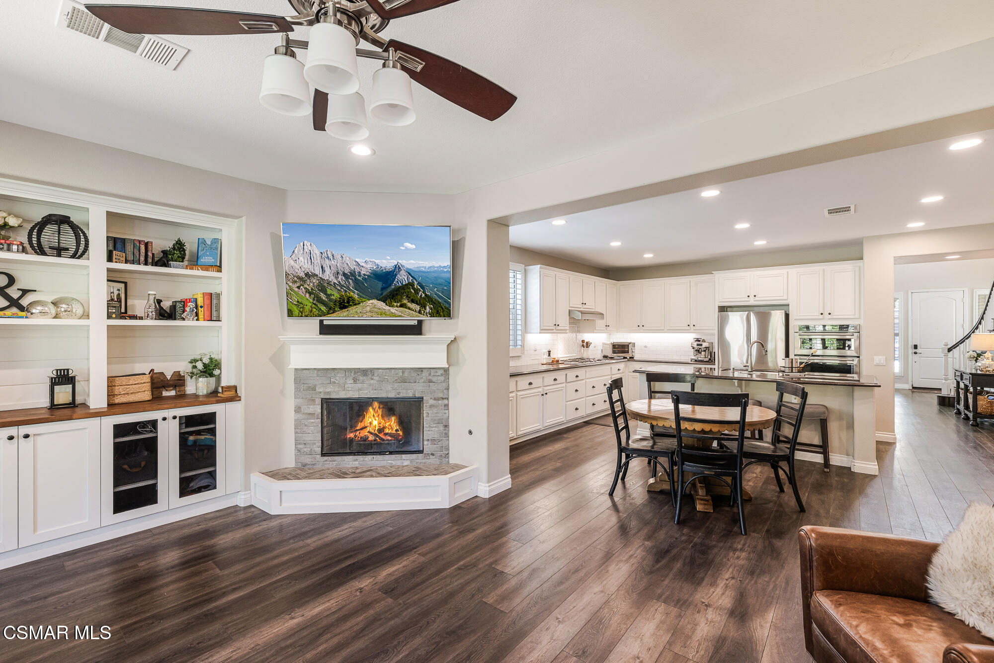 14819 Blue Ridge Court Moorpark, CA 93021 - Photo 16 of 49 14919 Blue Ridge Ct-VinceDingmanMedia-18
