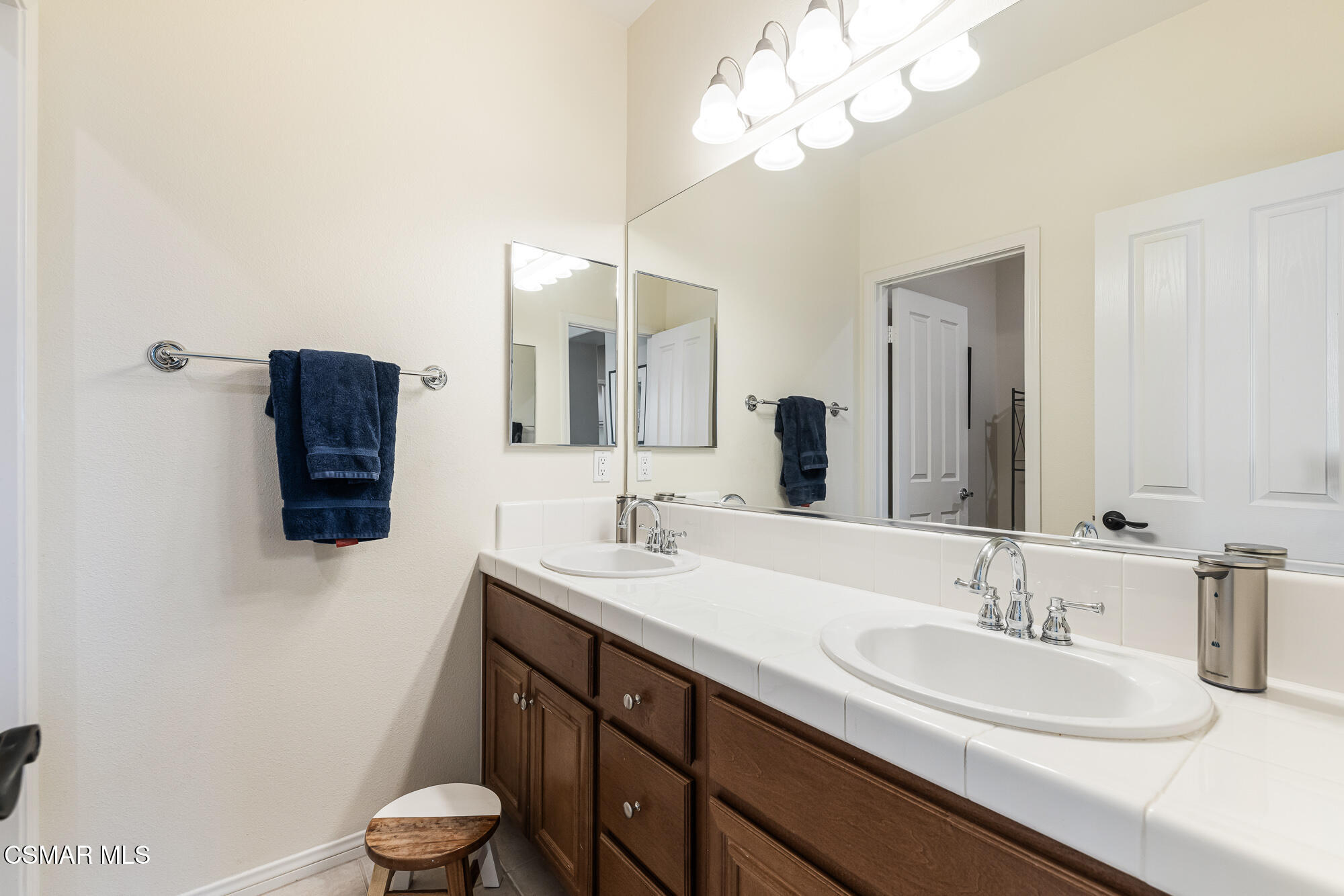14819 Blue Ridge Court Moorpark, CA 93021 - Photo 24 of 49 14919 Blue Ridge Ct-VinceDingmanMedia-26