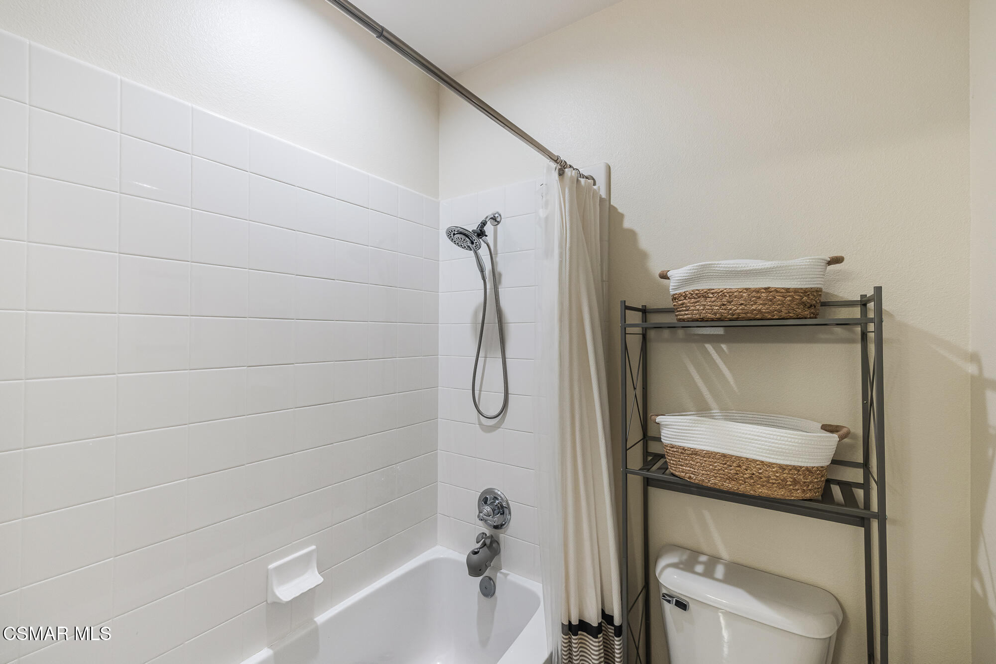 14819 Blue Ridge Court Moorpark, CA 93021 - Photo 25 of 49 14919 Blue Ridge Ct-VinceDingmanMedia-27