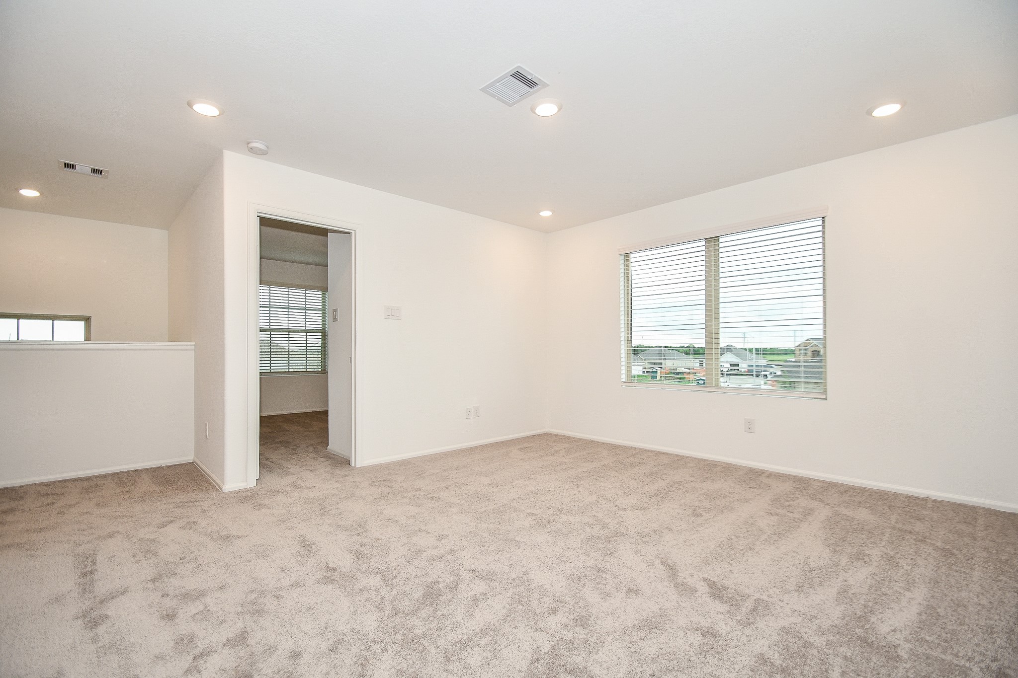 5240 Pine Pass Drive Rosenberg, TX 77469 - Photo 4 of 32 an empty room with windows