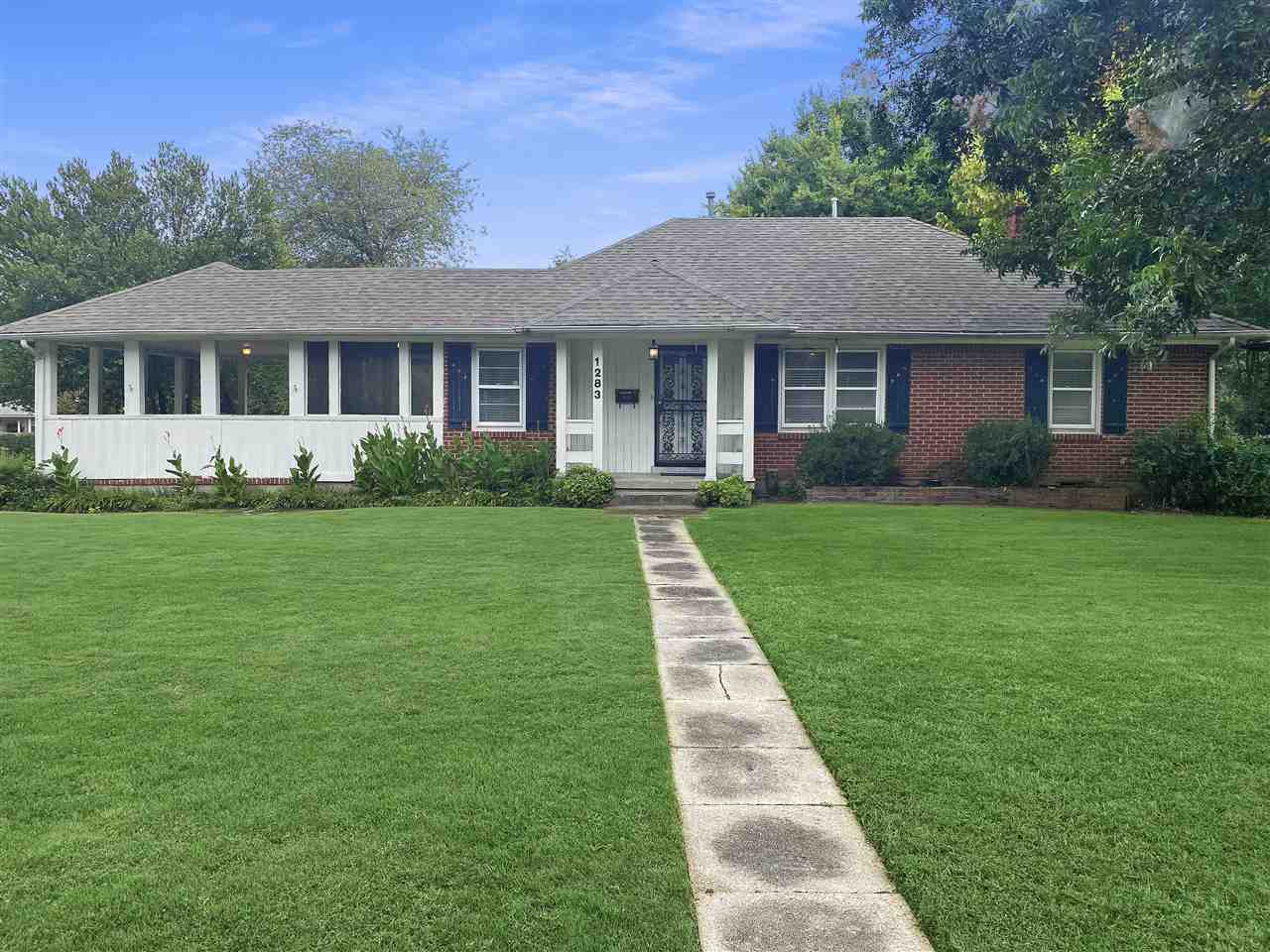 1283 Colonial Road Memphis, TN 38117 - Photo 2 of 22