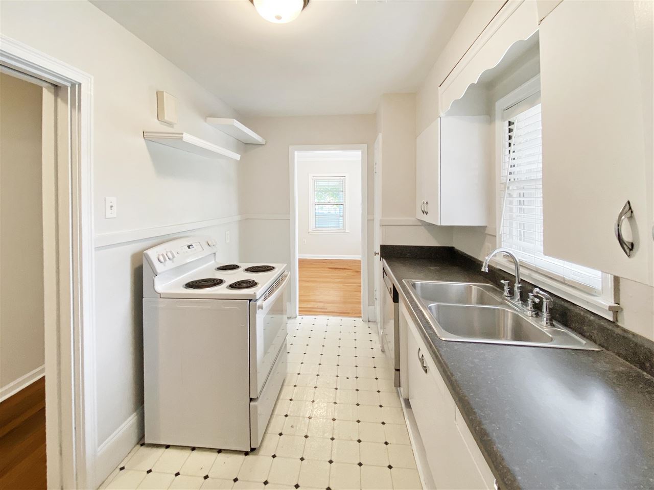 1283 Colonial Road Memphis, TN 38117 - Photo 12 of 22