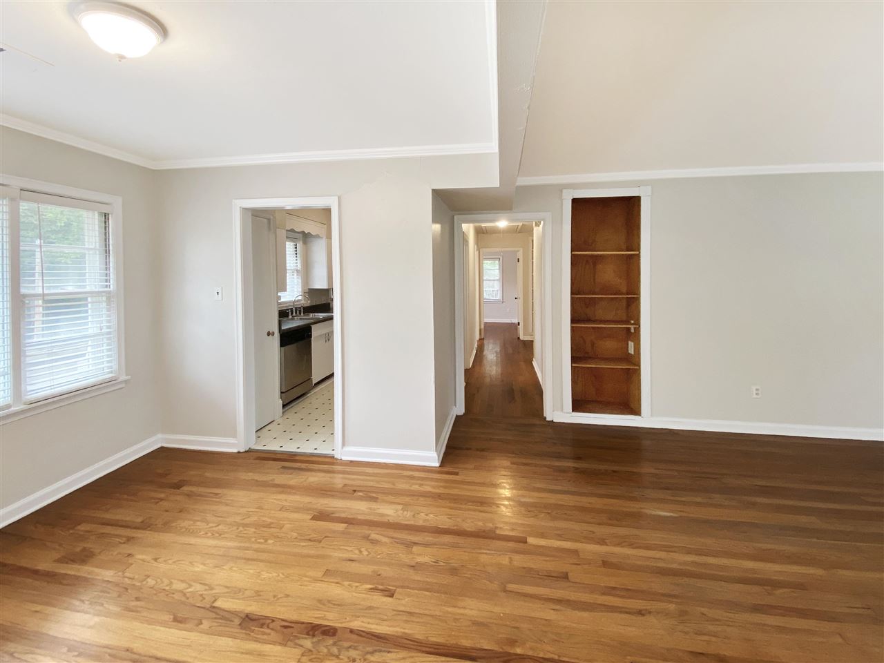 1283 Colonial Road Memphis, TN 38117 - Photo 9 of 22