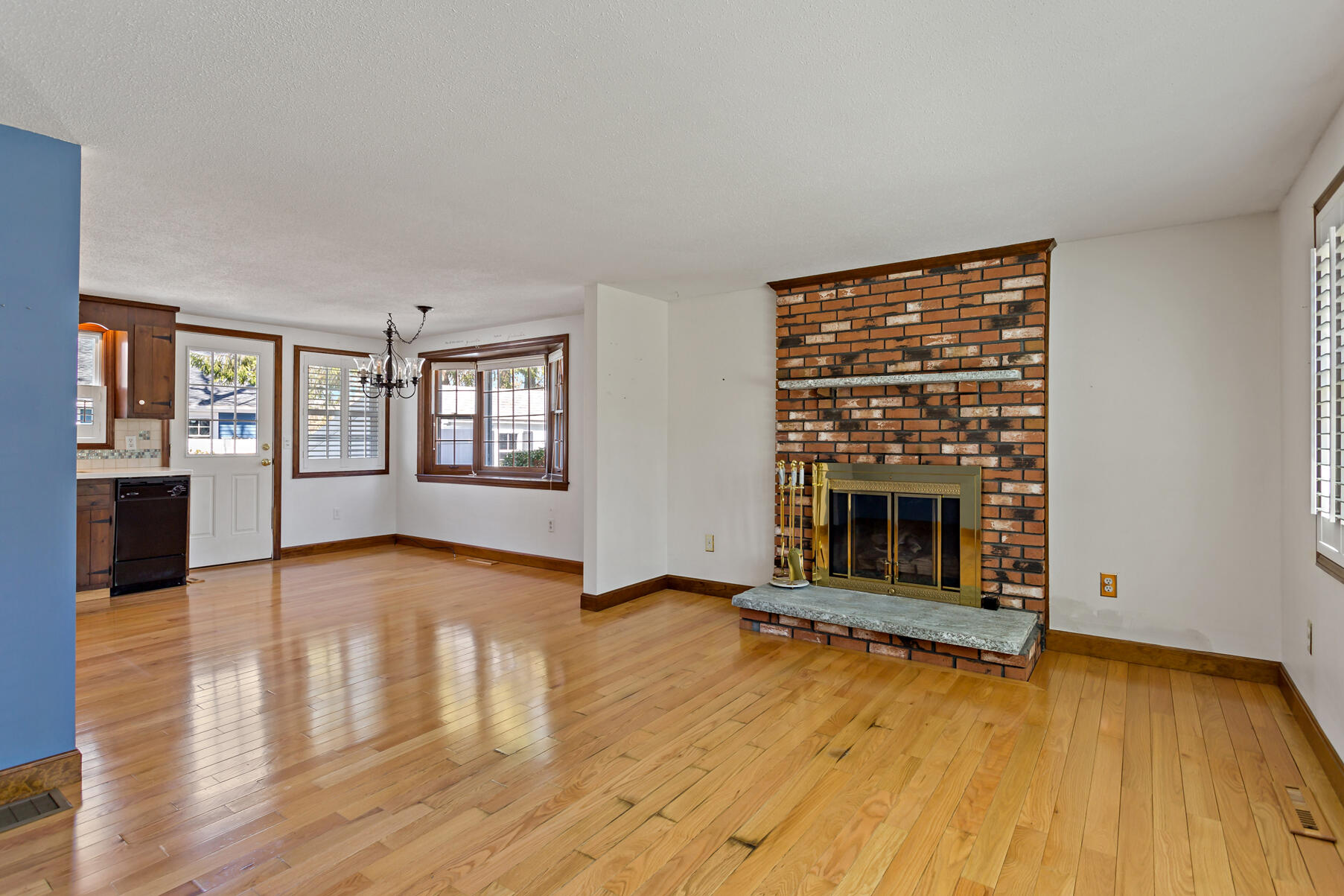 394 Old Stage Road Centerville, MA 02632 - Photo 3 of 33 03