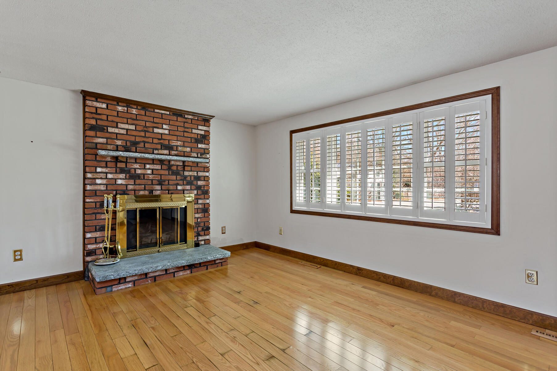 394 Old Stage Road Centerville, MA 02632 - Photo 5 of 33 05