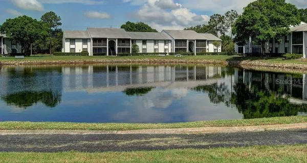 $2,000 | 1225 Pine Ridge Circle West, Unit C1, Tarpon Springs, FL 34688