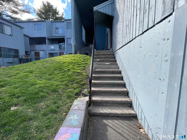 $2,000 | 90 Wakelee Road, Unit 20, Waterbury, CT 06705