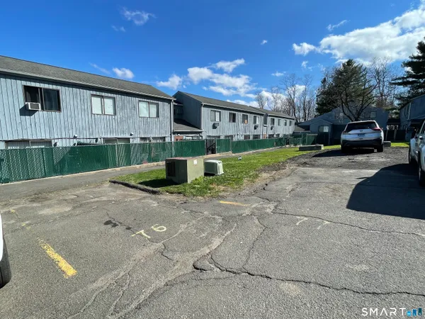 $2,000 | 90 Wakelee Road, Unit 20, Waterbury, CT 06705