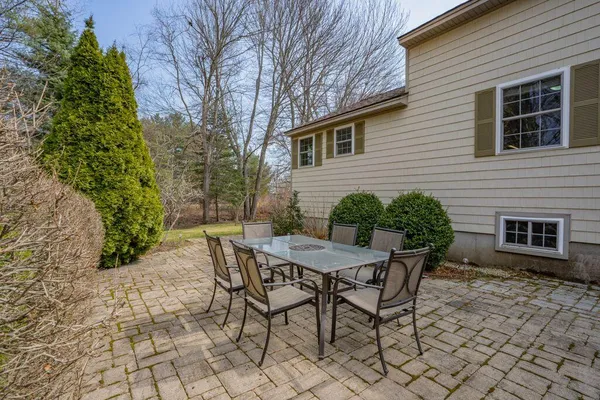 $925,000 | 2 Courtlynn Circle, Saco, ME 04072