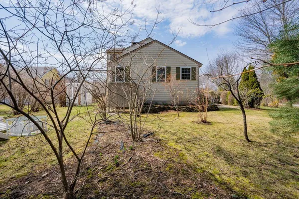$925,000 | 2 Courtlynn Circle, Saco, ME 04072
