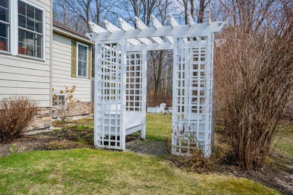 $925,000 | 2 Courtlynn Circle, Saco, ME 04072