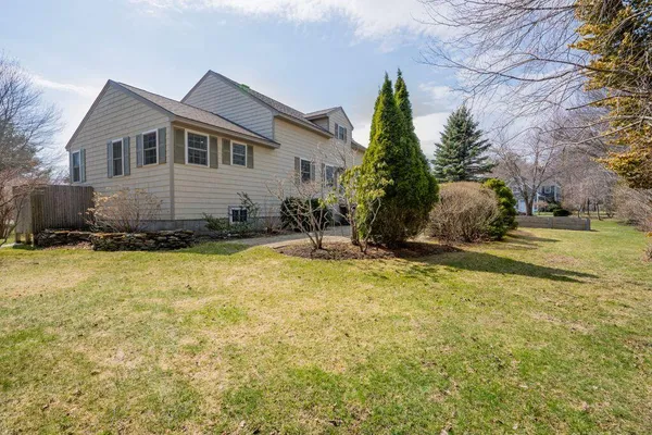 $925,000 | 2 Courtlynn Circle, Saco, ME 04072