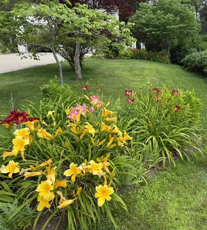 $925,000 | 2 Courtlynn Circle, Saco, ME 04072