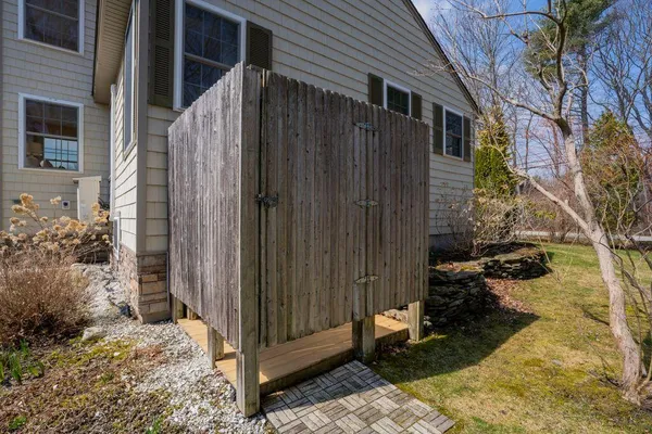 $925,000 | 2 Courtlynn Circle, Saco, ME 04072