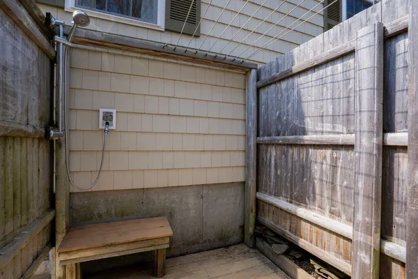 $925,000 | 2 Courtlynn Circle, Saco, ME 04072