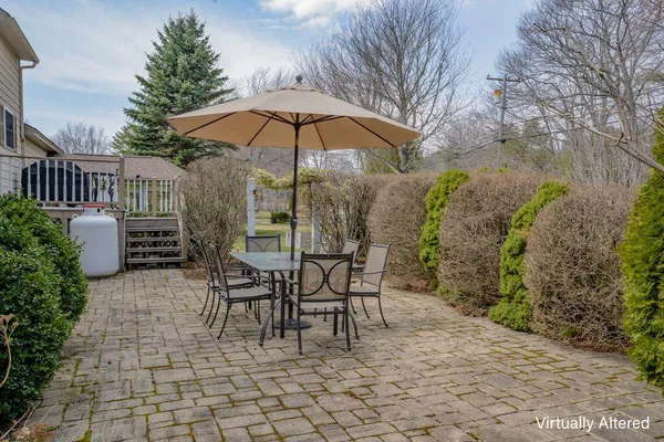 $925,000 | 2 Courtlynn Circle, Saco, ME 04072
