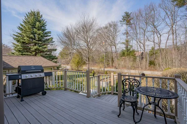 $925,000 | 2 Courtlynn Circle, Saco, ME 04072
