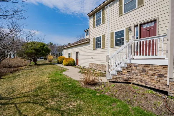 $925,000 | 2 Courtlynn Circle, Saco, ME 04072