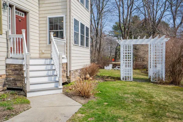 $925,000 | 2 Courtlynn Circle, Saco, ME 04072
