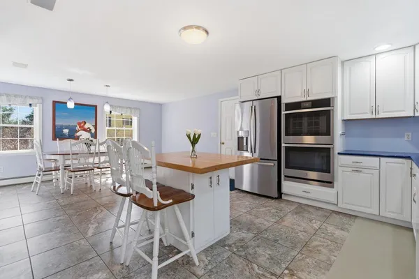 $925,000 | 2 Courtlynn Circle, Saco, ME 04072