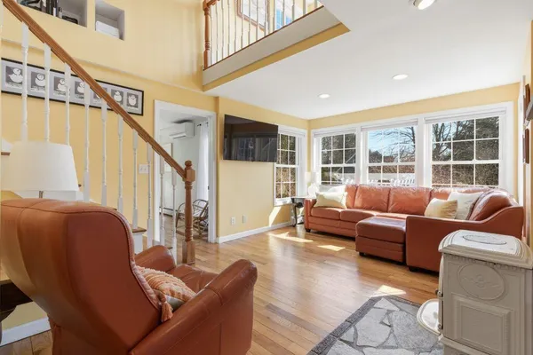 $925,000 | 2 Courtlynn Circle, Saco, ME 04072
