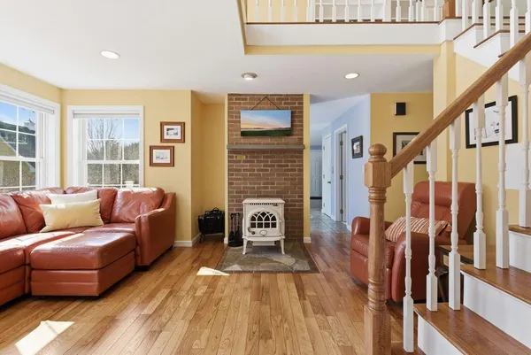 $925,000 | 2 Courtlynn Circle, Saco, ME 04072