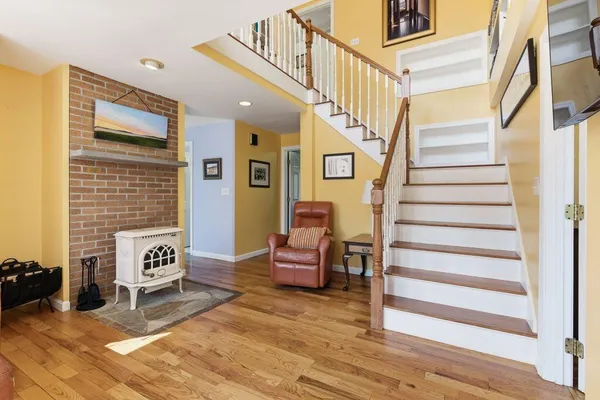 $925,000 | 2 Courtlynn Circle, Saco, ME 04072
