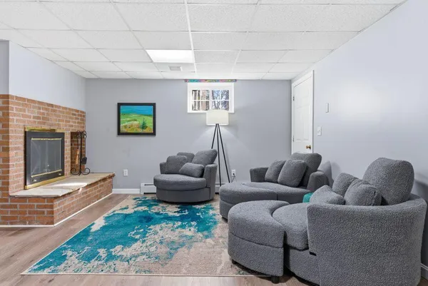 $925,000 | 2 Courtlynn Circle, Saco, ME 04072